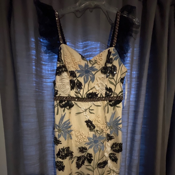 Dress - Picture 1 of 3